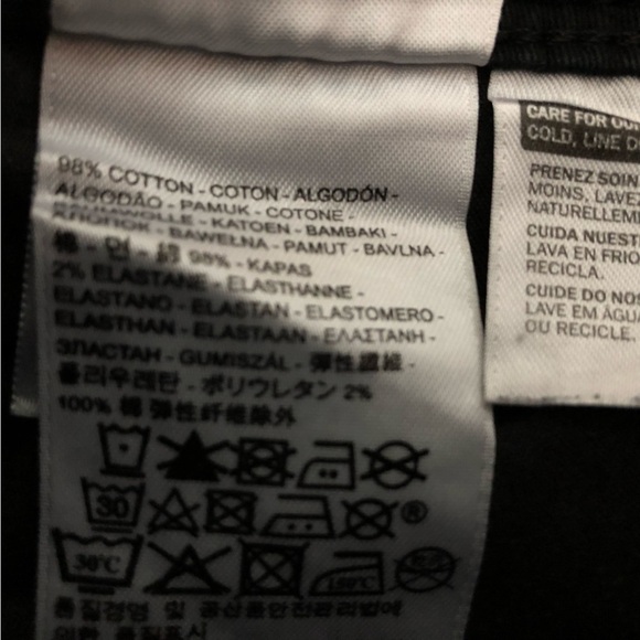 Levi’s Black High Rise Shorts - Picture 11 of 11